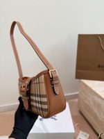 Burberry  shoulder bag size : 20x10 cm - Image 5