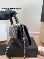 chanel  Trendy  handle bag size :  25x18 cm - Image 5