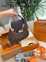 LOUIS VUITTON lv Catchy BAG SIZE : 26 CM - Image 5