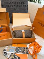 LOUIS VUITTON lv Pochette Mia SIZE : 22CM - Image 5