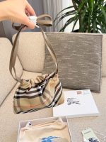 Burberry crossbody bag - Image 4