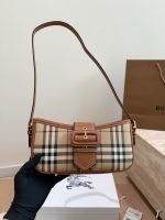 Burberry  shoulder bag size : 20x10 cm