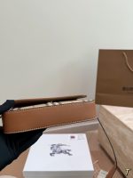 Burberry crossbody bag size : 20*13 - Image 6
