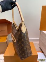 LOUIS VUITTON lv LINEUP BAG SIZE :35*25cm - Image 6