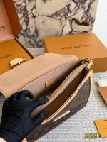 LOUIS VUITTON lv Dauphine big size :  30 x 23cm - Image 6