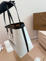 BURBERRY tote size:  34x28 cm - Image 7