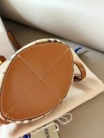 Burberry bucket bag size :  16*18cm - Image 7