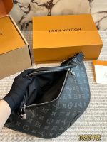 LOUIS VUITTON lv MAN Discovery SIZE : 47.0 x 20.0 x 9.0 cm - Image 8