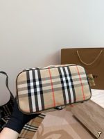 BURBERRY tote size:  22×27cm - Image 8