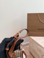Burberry mini tote bag size :  23x19cm - Image 8
