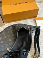 LOUIS VUITTON lv MAN Discovery SIZE : 47.0 x 20.0 x 9.0 cm - Image 9