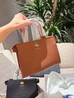 Burberry  COTSWOLDS TOTE size : 25cm - Image 9