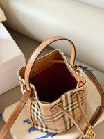 Burberry bucket bag size :  16*18cm - Image 9