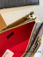 LOUIS VUITTON lv ON THE GO  SIZE : 25×13×10cm - Image 9