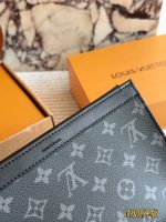 LOUIS VUITTON lv MAN BAG SIZE: 22 X 15cm - Image 9