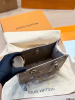 LOUIS VUITTON lv ON THE GO SIZE : 25cm - Image 8