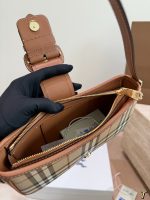 Burberry  shoulder bag size : 20x10 cm - Image 9