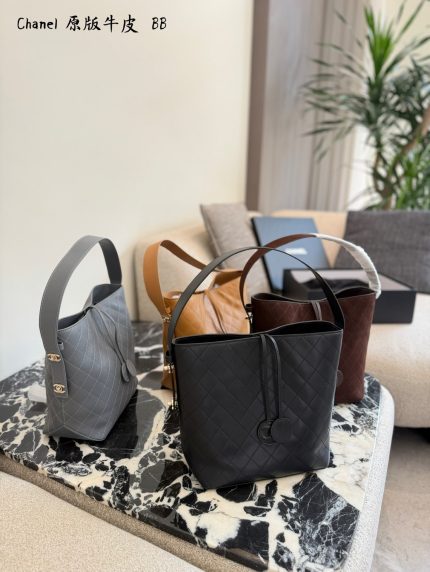 CHANEL 26C HOBO SIZE : 32 X12X 31 CM