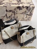 CHANEL 26S HOBO bag size : 35cm / 25cm