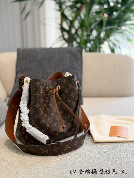 LOUIS VUITTON lv BUCKET BAG SIZE :  26.0 x 22.0 x 27.0 cm