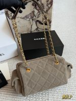 CHANEL SUEDE BOWLING BAG SIZE :  30 X 15cm - Image 4
