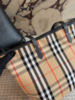 Burberry tote bag size : 25x35x23cm - Image 4