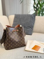 LOUIS VUITTON lv BUCKET BAG SIZE :  26.0 x 22.0 x 27.0 cm - Image 4
