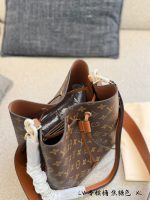 LOUIS VUITTON lv BUCKET BAG SIZE :  26.0 x 22.0 x 27.0 cm - Image 6