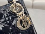 Dior lady dior mini size  17 cm Patent leather - Image 4