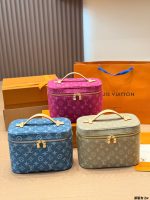 LOUIS VUITTON lv vanity  toiletry  bag size : 23 x 16cm