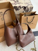 coach Brooklyn hobo size : 23cm / 28cm