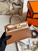 Hermes kelly bag size ：19*12.5cm - Image 2