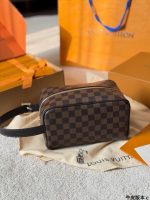 LOUIS VUITTON lv vanity Toiletry  Bag size : 22x11×13cm - Image 3