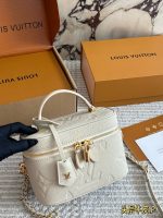LOUIS VUITTON lv vanity  Bag size : 19*12cm - Image 4