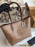 Coach City Tote hobo size : 32.5x29x16cm - Image 3