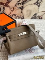 Hermes kelly bag size : 24 x 18cm - Image 3