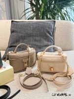 LOUIS VUITTON lv vanity  bag size :19×11.5×6.5cm