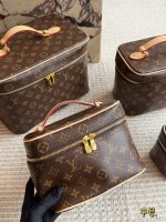 LOUIS VUITTON lv vanity Toiletry Bag size : 16cm 20cm 26cm 30cm
