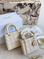 DIOR lady dior  cream white size : 20cm / 17cm