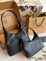 coach Brooklyn hobo size : 23cm / 28cm