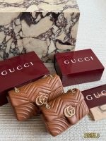 GUCCI marmont bag size : 26*15cm , 22*13cm - Image 6