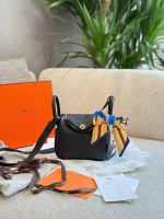 Hermes lindy mini  bag size : 19cm - Image 2