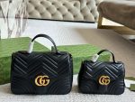 Gucci  Marmont handle  bag size : 20/27 cm
