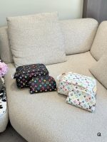LOUIS VUITTON lv vanity Toiletry Bag size : 28*16cm - Image 2