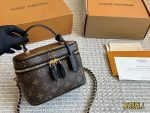 LOUIS VUITTON lv vanity  Bag size : 19*14cm
