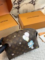 LOUIS VUITTON lv vanity Toiletry Bag size : 28*16cm - Image 2