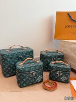 LOUIS VUITTON lv vanity toiletry bag size : 16/24/30 cm
