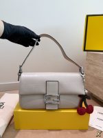 FENDI Baguette  size : 26 cm - Image 4