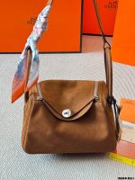 Hermes lindy suede  bag size : 28cm - Image 2