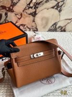 Hermes kelly bag size : 24 x 18cm - Image 5